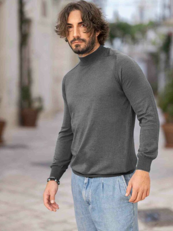 THE MOCKNECK - Image 2